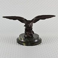 Escultura Antigua - Águila con su Presa